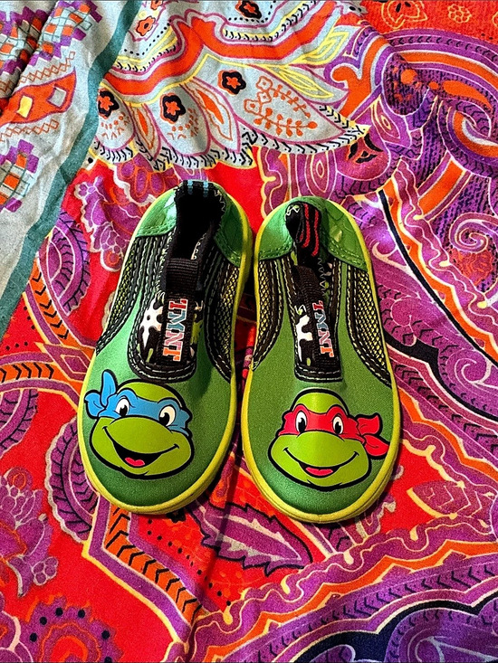 Nickelodeon Other - Nickelodeon Teenage Mutant Ninja Turtles Water Shoes Green & Yellow Baby 5